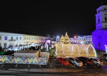 [Foto&Video] Regatul Sărbătorilor de Iarnă și-a deschis porțile! Lugojul a intrat în atmosfera festivă a sfârșitului de an