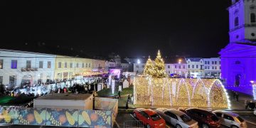 [Foto&Video] Regatul Sărbătorilor de Iarnă și-a deschis porțile! Lugojul a intrat în atmosfera festivă a sfârșitului de an
