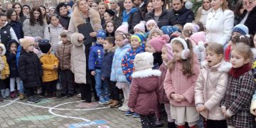 [FOTO] Jumătate de secol de copilărie! Colinde, zâmbete și o poveste de 50 de ani la Grădinița cu Program Prelungit Nr. 5