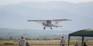 Vrei să înveți să zbori? Aeroclubul Teritorial ”Octavian Ulici” Caransebeș are cursul potrivit pentru tine