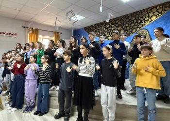 [FOTO] Parteneriat județean pentru viitorul artistic al Lugojului! „Alege muzica” promovează noua clasă a Liceului Hasdeu